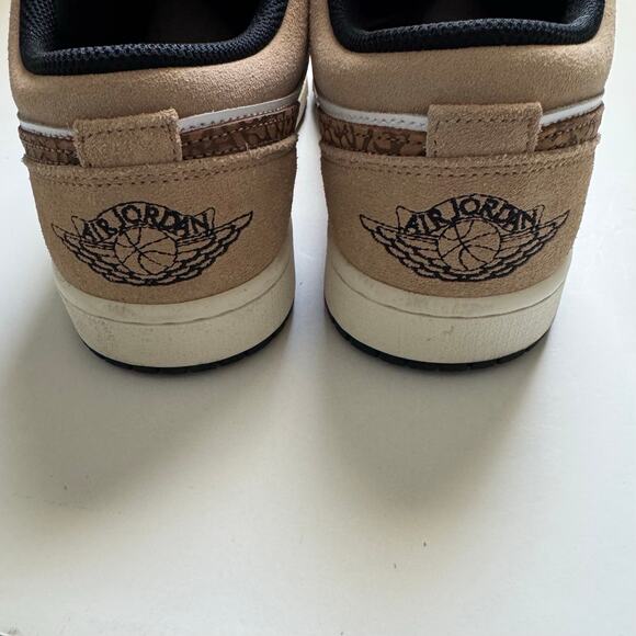 AIR JORDAN 1 LOW SE Size US Men 8/ Women 9.5 - Picture 8 of 9